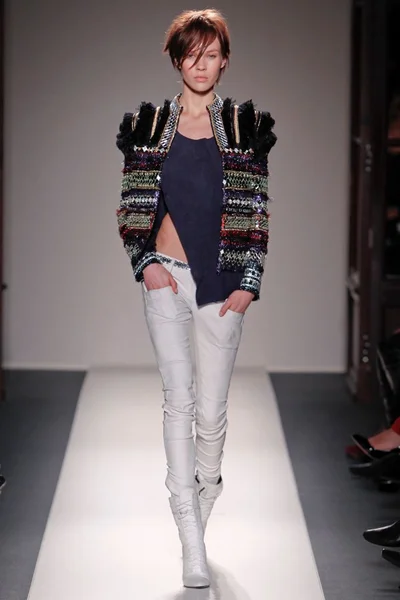 Look 10